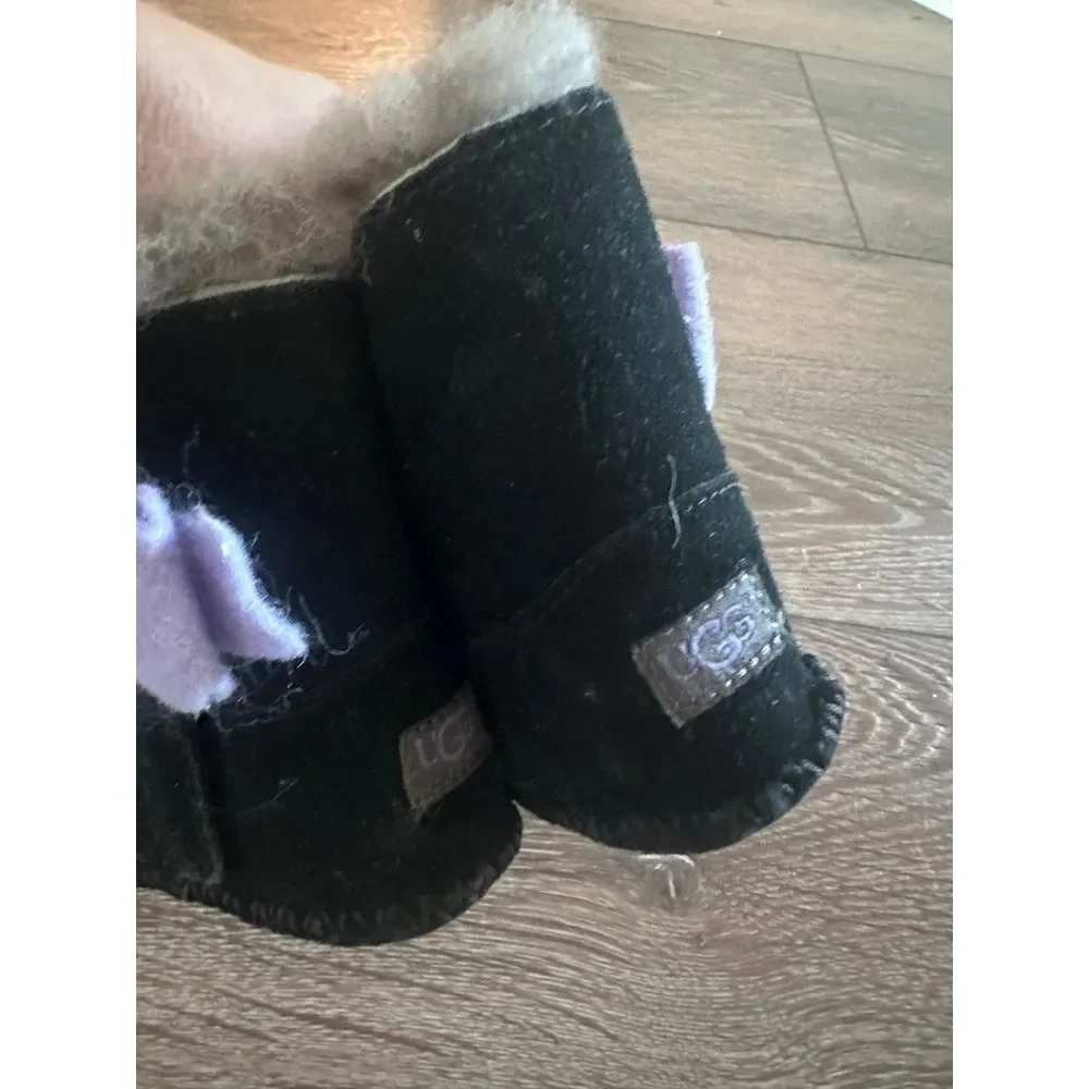 Black and purple‎ Ugg boots gray fur lined 4/5 Cassie bow boot